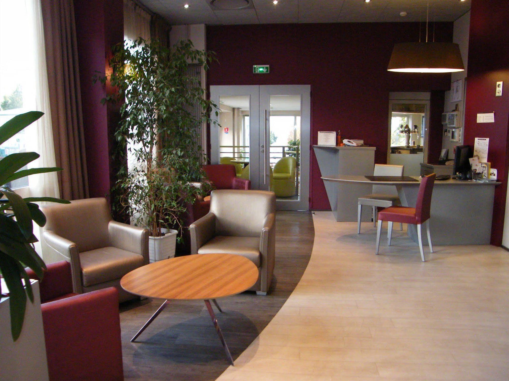Cit'Hotel Saint-Pierre Viré Zewnętrze zdjęcie