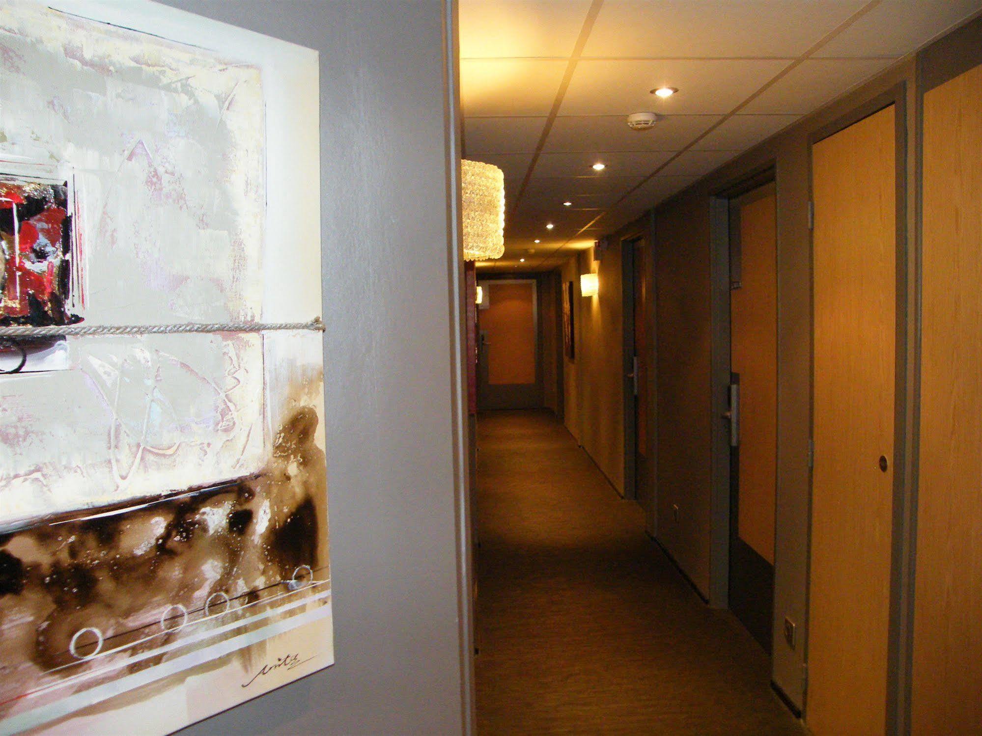Cit'Hotel Saint-Pierre Viré Zewnętrze zdjęcie
